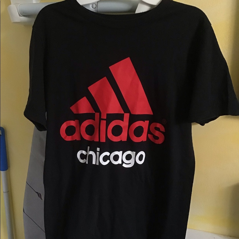 Adidas Chicago teeshirt. Gently worn. Men’s S